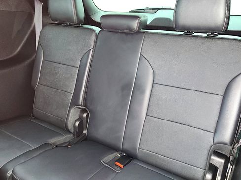 Used 2025 Buick Enclave Preferred image 17