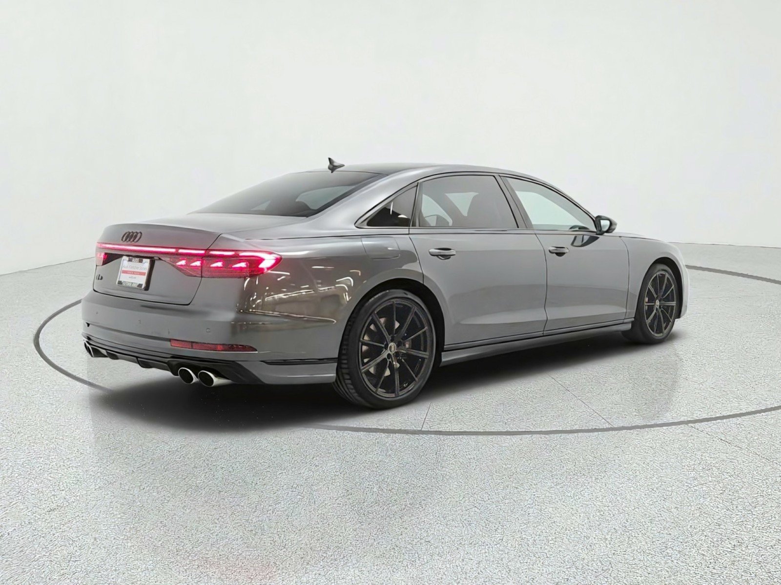 Used 2024 Audi S8 AWD/4WD image 5