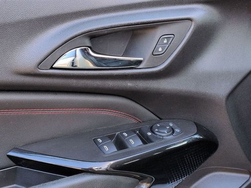 Used 2024 Chevrolet Trax RS w/ Sunroof Package image 8