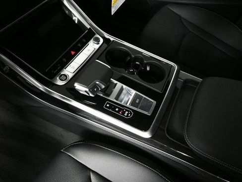 New 2026 Audi Q8 Premium Plus image 18