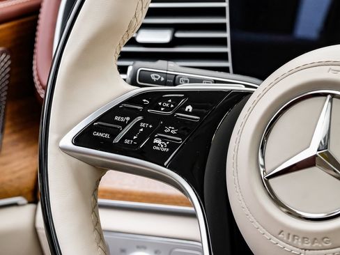 Used 2024 Mercedes-Benz Maybach GLS 600 4MATIC image 14