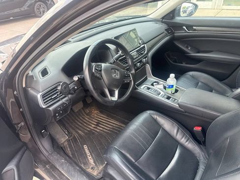 Used 2018 Honda Accord Touring image 11