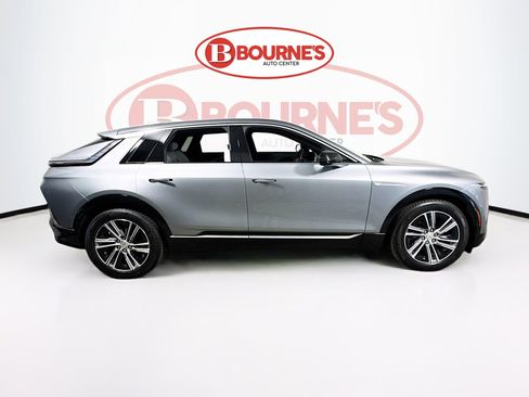 Used 2024 Cadillac Lyriq Luxury w/ LPO, Floor Liner Package AWD/4WD image 12