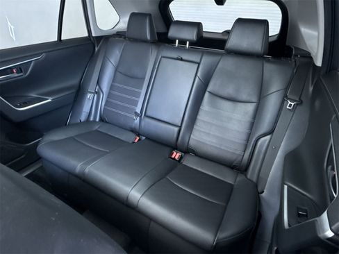 Used 2019 Toyota RAV4 Limited image 39
