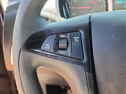 Used 2017 Chevrolet Equinox LS FWD image 17