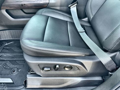 New 2026 GMC Sierra 1500 SLT image 25