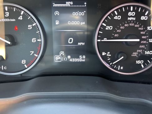 Used 2024 Subaru Crosstrek 2.0i Premium image 24