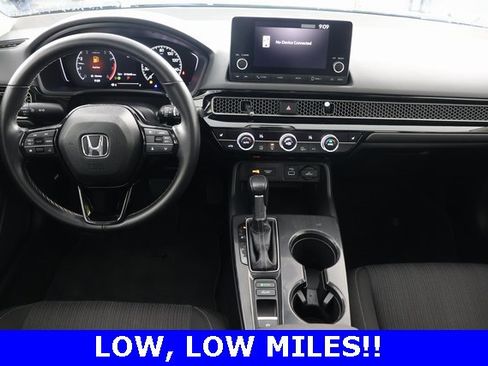 Used 2022 Honda Civic EX image 2