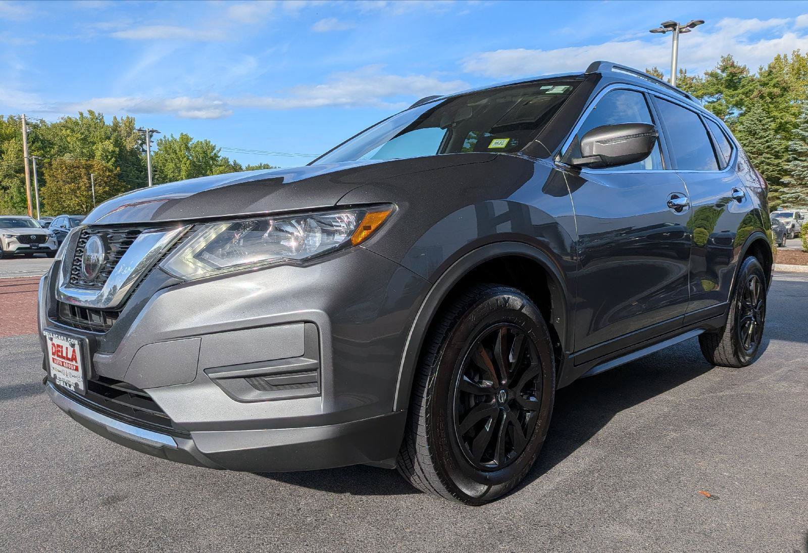 Used 2020 Nissan Rogue SV AWD/4WD image 3