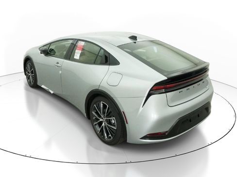 New 2026 Toyota Prius XLE FWD image 5