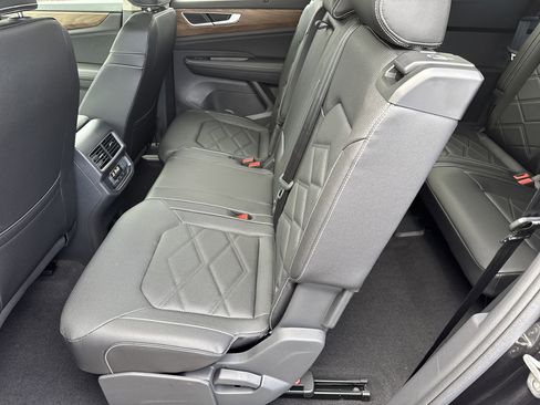 New 2026 Volkswagen Atlas SE image 6