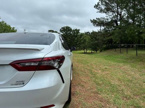 Used 2021 Toyota Camry XSE w/ Cold Weather Package FWD image 10