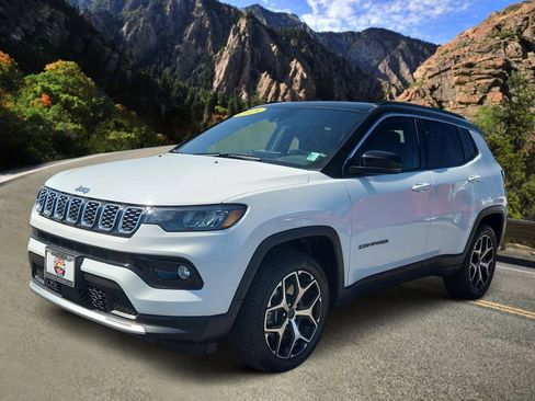 Used 2025 Jeep Compass Limited AWD/4WD image 5