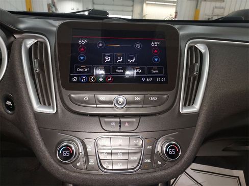 Used 2023 Chevrolet Malibu LT image 24