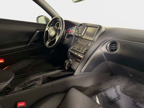 Used 2016 Nissan GT-R Premium AWD/4WD image 26