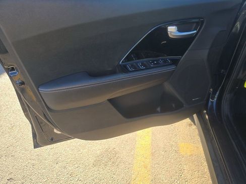 Used 2022 Kia Niro EX w/ Cold Weather Package image 19