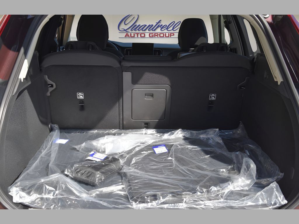 Certified 2026 Volvo XC60 B5 Plus w/ Protection Package Premier AWD/4WD image 23