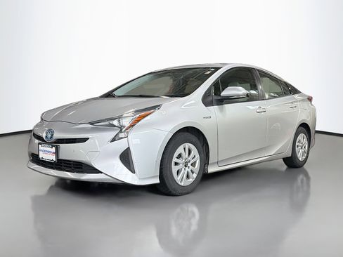 Used 2016 Toyota Prius Two image 12