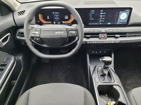 Used 2025 Kia K4 FWD image 22