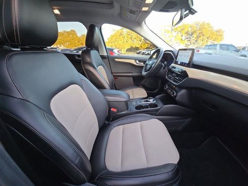 Used 2022 Ford Escape Titanium w/ Titanium Elite Package image 10