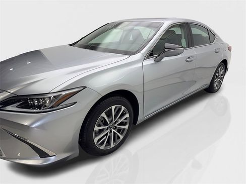 Used 2024 Lexus ES 350 image 11