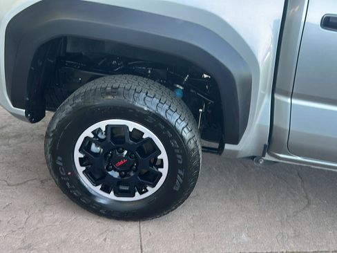 Certified 2024 Toyota Tacoma TRD Off-Road image 9