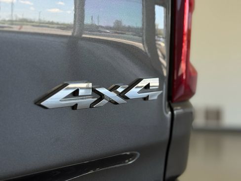 Used 2025 RAM 1500 Laramie AWD/4WD image 36