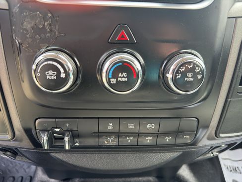 Used 2016 RAM 3500 Tradesman w/ Chrome Appearance Group AWD/4WD image 17