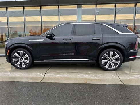 Used 2025 Cadillac Escalade IQ Luxury 1 image 2