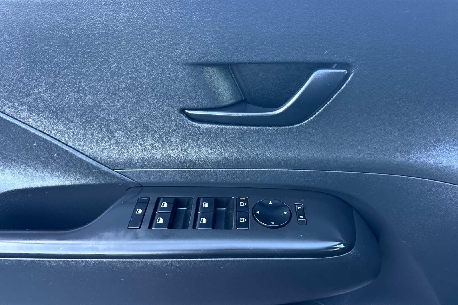 Used 2025 Hyundai Kona SEL AWD/4WD image 10