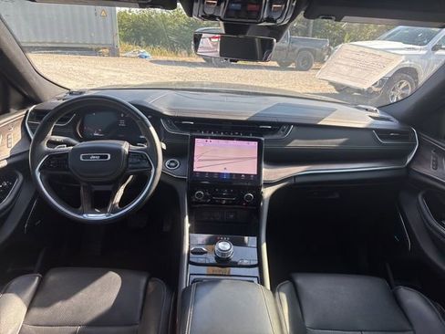 Used 2021 Jeep Grand Cherokee L Overland w/ Luxury Tech Group IV image 24