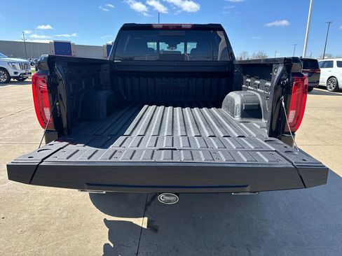 New 2026 GMC Sierra 1500 AT4 w/ AT4 Premium Package AWD/4WD image 11
