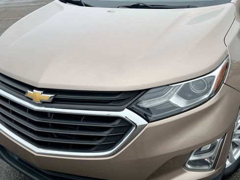 Used 2018 Chevrolet Equinox LT FWD image 11