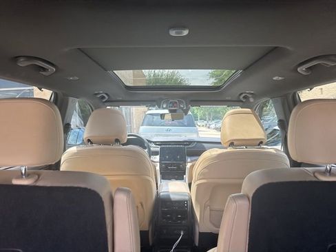 Used 2023 Jeep Grand Cherokee L Limited w/ Luxury Tech Group II image 13