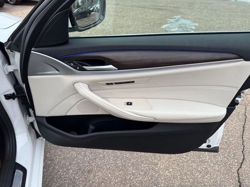 Used 2018 BMW 530e xDrive image 33