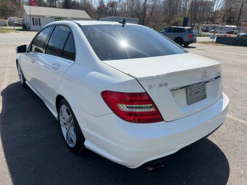 Used 2013 Mercedes-Benz C 250 C 250 Luxury Sedan 4D image 10