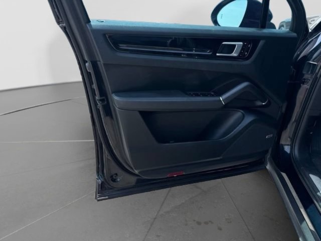 Used 2020 Porsche Cayenne AWD/4WD image 11