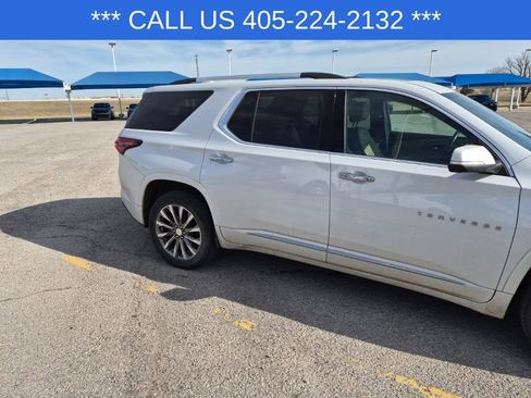 Used 2023 Chevrolet Traverse Premier image 16