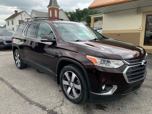 Used 2020 Chevrolet Traverse LT w/ LT Premium Package AWD/4WD image 6