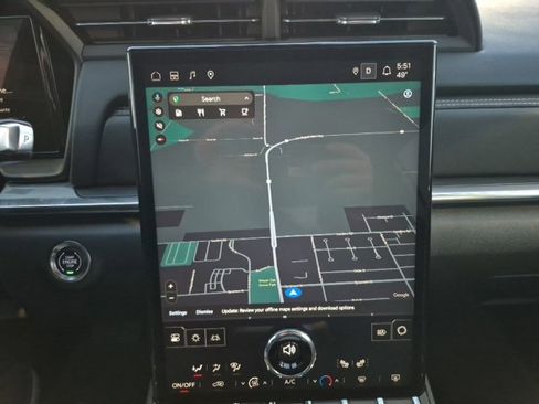 Used 2025 GMC Terrain Elevation w/ Technology Package II image 11