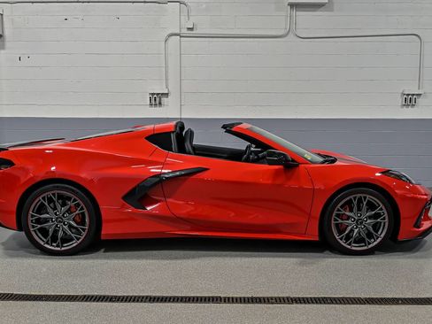 Used 2024 Chevrolet Corvette Stingray Coupe w/ 1LT RWD image 5