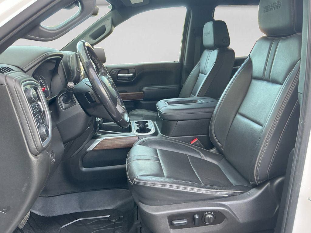 Used 2022 Chevrolet Silverado 1500 High Country w/ Technology Package AWD/4WD image 10