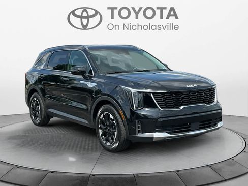 Used 2024 Kia Sorento S FWD image 7