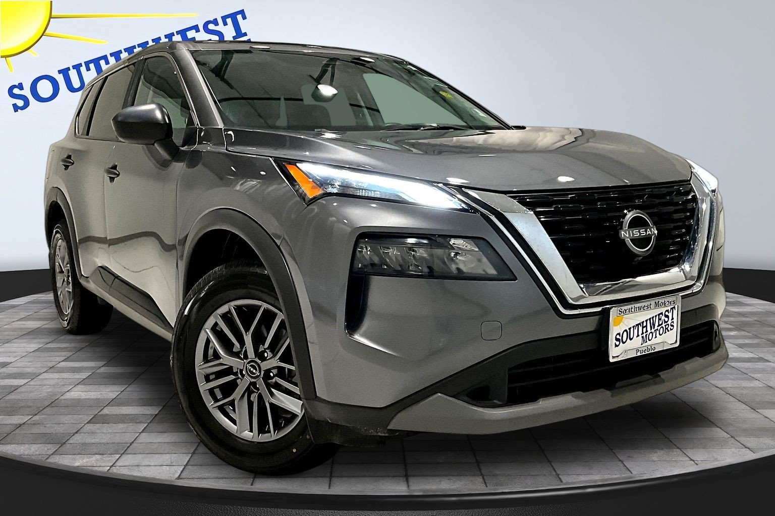 Used 2023 Nissan Rogue S AWD/4WD image 3