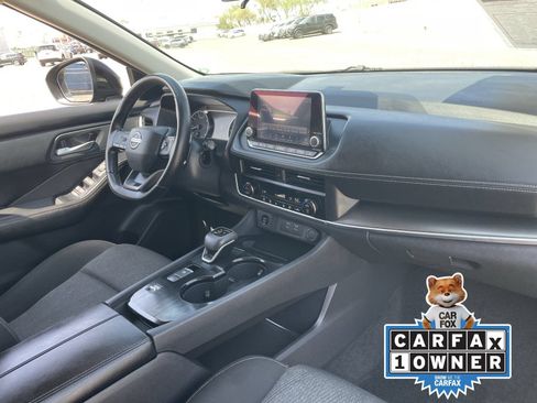 Used 2025 Nissan Rogue SV FWD image 13