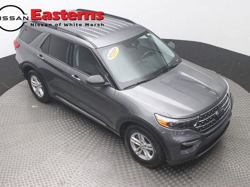 Used 2023 Ford Explorer XLT w/ Equipment Group 202A RWD image 3