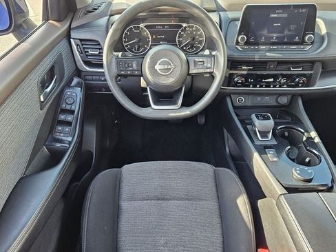 Used 2023 Nissan Rogue SV AWD/4WD image 12