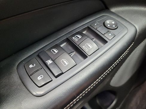 Used 2016 Jeep Grand Cherokee Limited AWD/4WD image 27