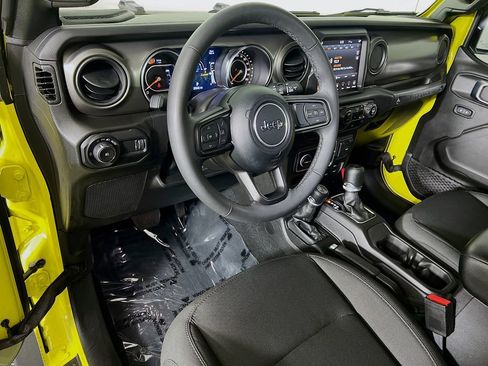 Used 2023 Jeep Wrangler Unlimited Sport AWD/4WD image 9