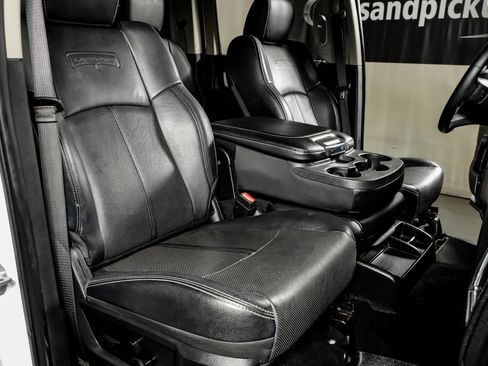 Used 2018 RAM 3500 Laramie w/ Snow Chief Group AWD/4WD image 30